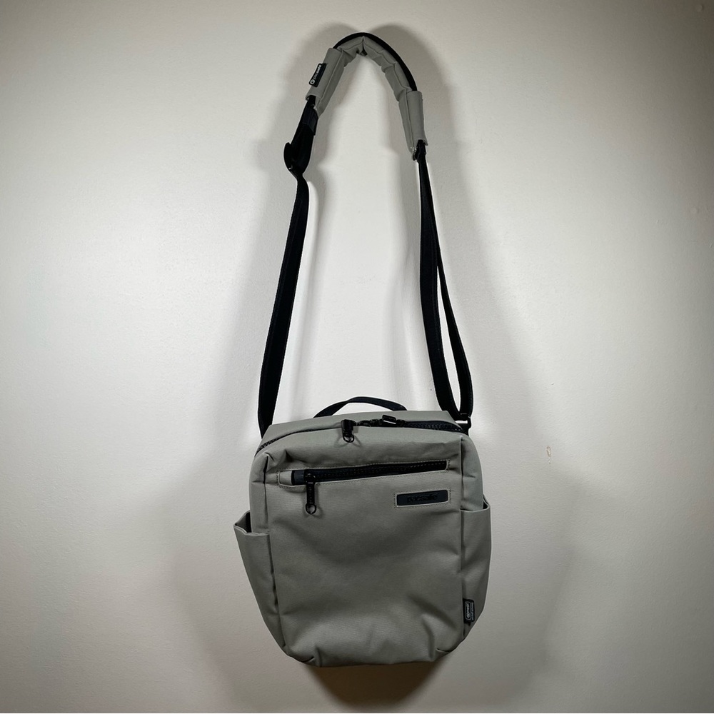 Pacsafe Intasafe Z200 Compact Travel Bag RFID & Exomesh  Anti-theft Technology